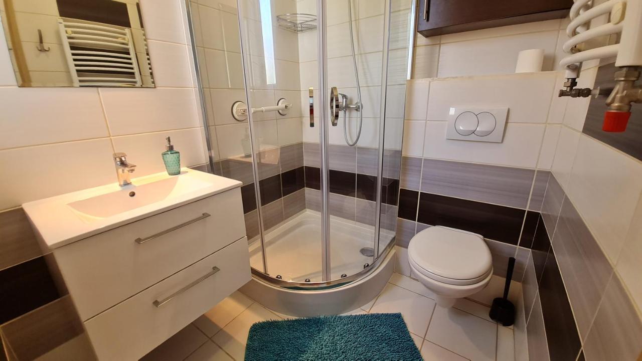 Bela - Pokoje Z Aneksami I Apartamenty Kolobrzeg Bagian luar foto