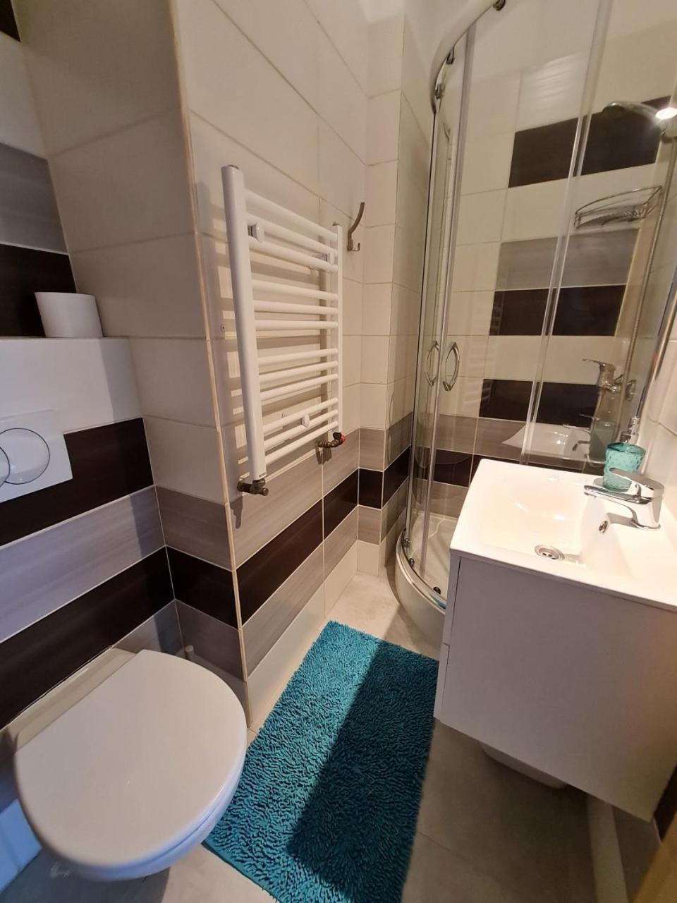 Bela - Pokoje Z Aneksami I Apartamenty Kolobrzeg Bagian luar foto