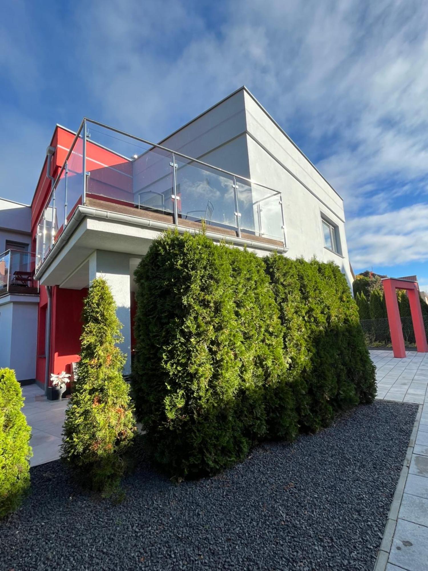 Bela - Pokoje Z Aneksami I Apartamenty Kolobrzeg Bagian luar foto