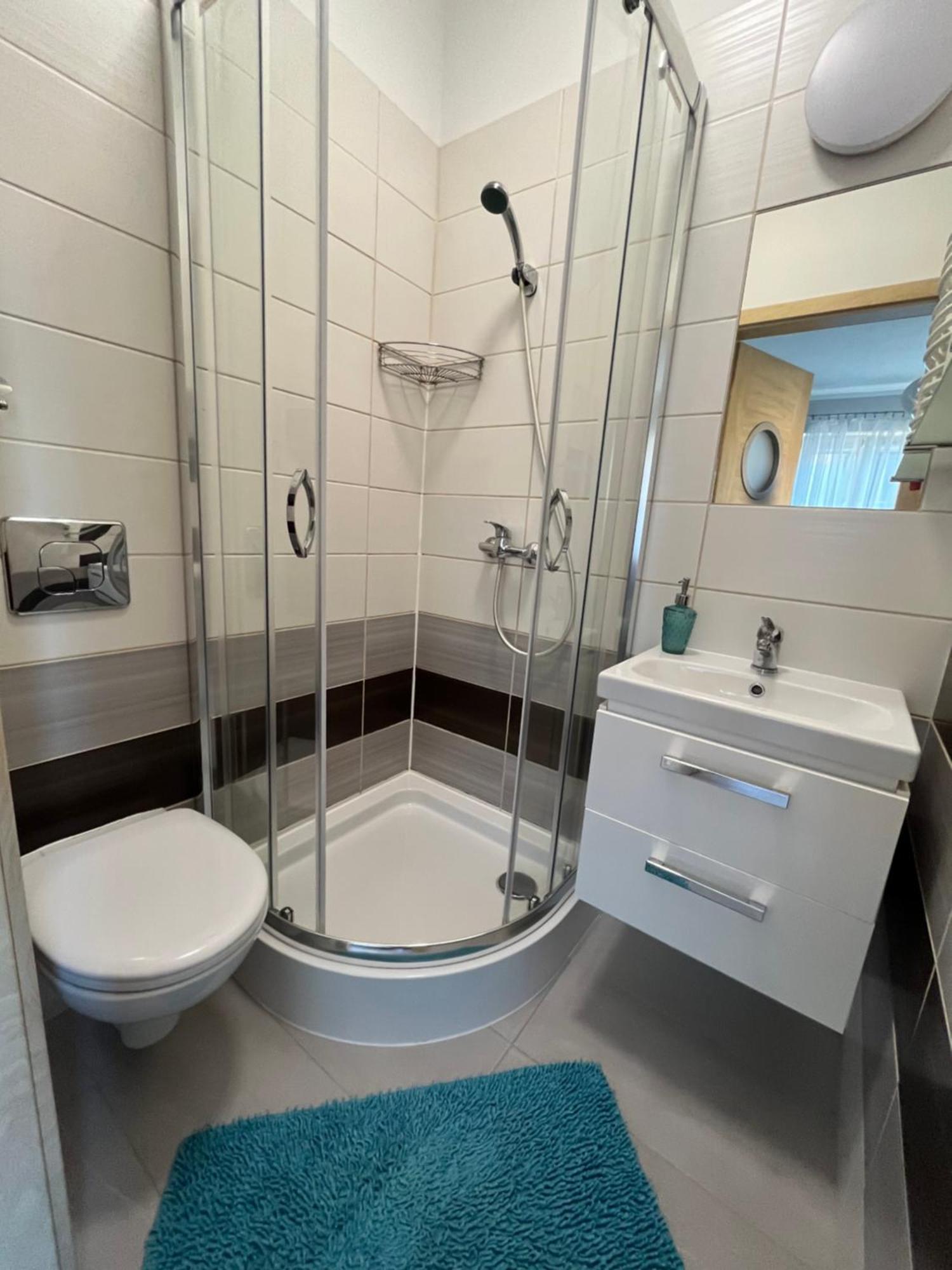 Bela - Pokoje Z Aneksami I Apartamenty Kolobrzeg Bagian luar foto
